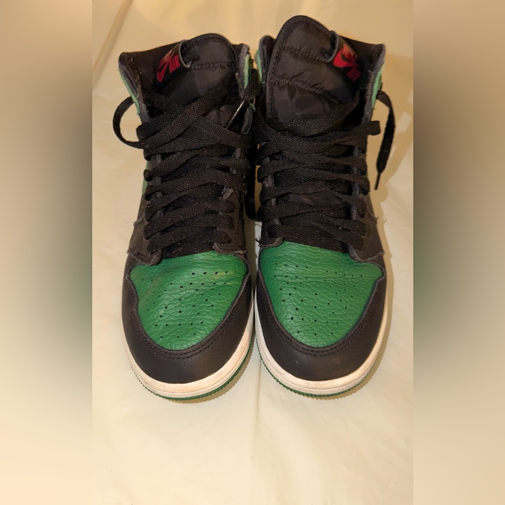Air Jordan 1 Retro High OG “Pine Green”